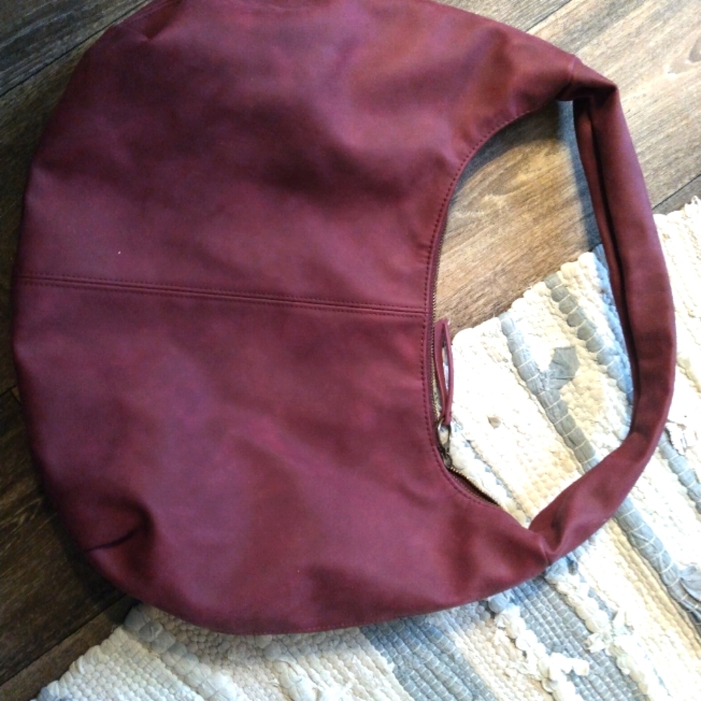 Purple large handbag like new condition